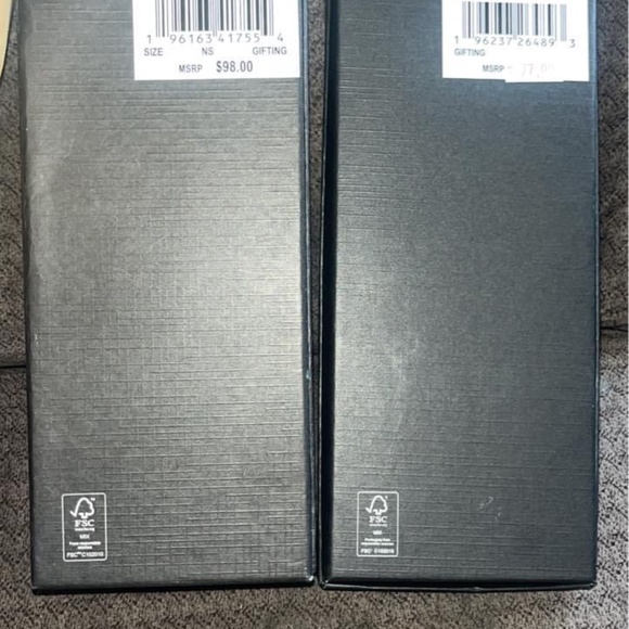 Michael Kors AirPod pro case and Apple air tag case - Picture 5 of 5